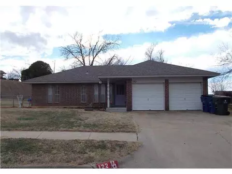 122 S 9 Th Cir, Chickasha, OK 73018 photo 1