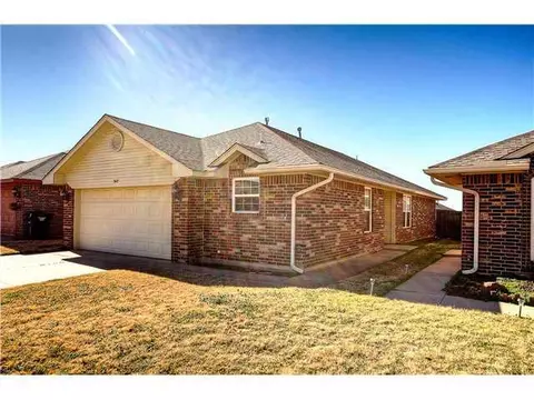 3607 Liberty Dr, Moore, OK 73160 photo 1