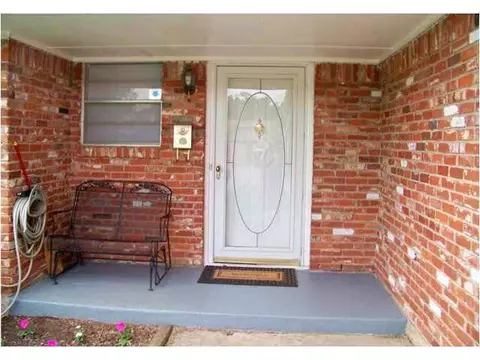 706 Highlander Dr, Moore, OK 73160 photo 3
