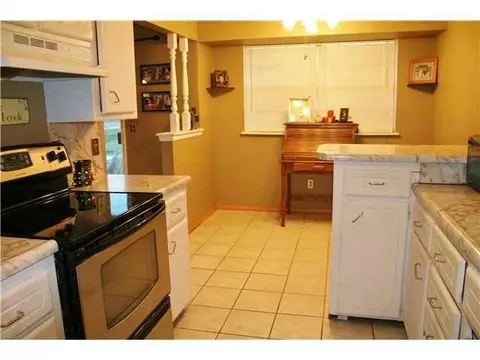 706 Highlander Dr, Moore, OK 73160 photo 7