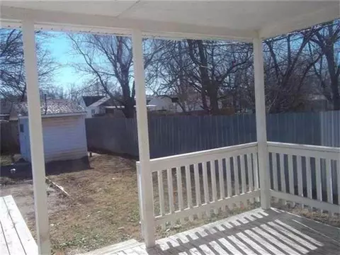 21 E Rosa St, Shawnee, OK 74804 photo 2