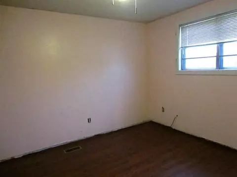 303 SE 3rd St, Tuttle, OK 73089 photo 14