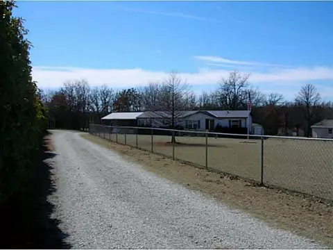 108 Brandon Dr, Mcloud, OK 74851 photo 2
