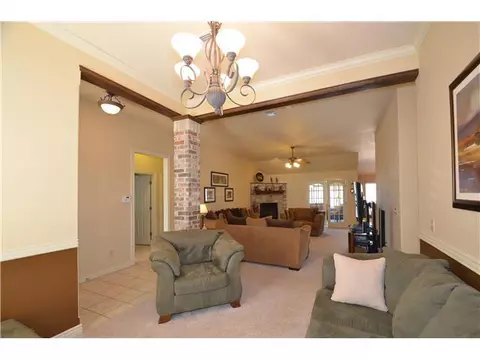237 E Raleigh Ter, Mustang, OK 73064 photo 2