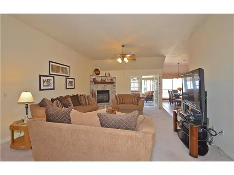 237 E Raleigh Ter, Mustang, OK 73064 photo 3