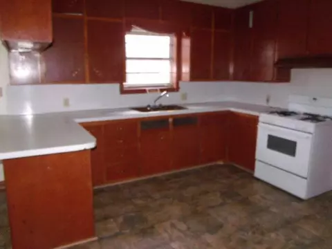 13 S Grant St, Tryon, OK 74875 photo 7