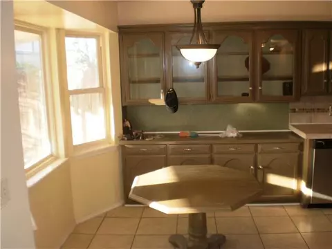 513 Wilkinson Dr, Moore, OK 73160 photo 3
