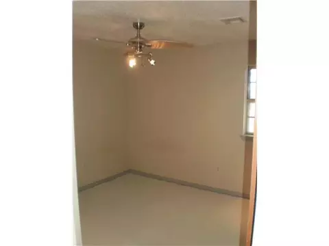 513 Wilkinson Dr, Moore, OK 73160 photo 9