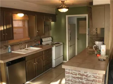 513 Wilkinson Dr, Moore, OK 73160 photo 2
