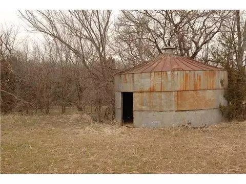 810 E Roller Coaster Rd, Guthrie, OK 73044 photo 13