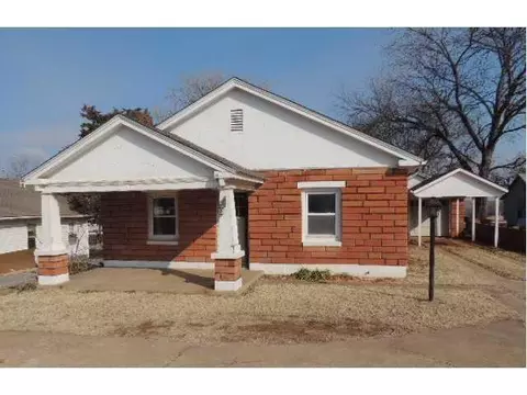 1316 E Noble Ave, Guthrie, OK 73044 photo 1