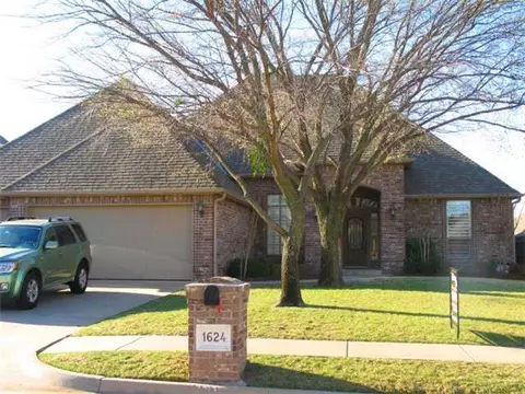1624 Apache Trl, Edmond, OK 73003 photo 1