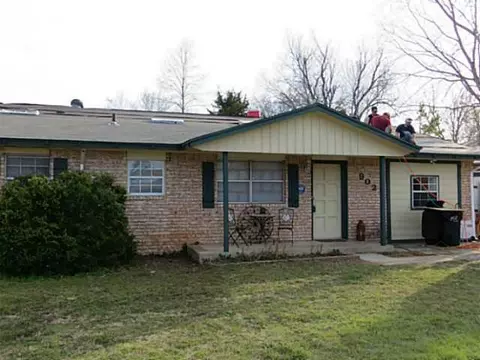 902 Bennett, Noble, OK 73068 photo 1