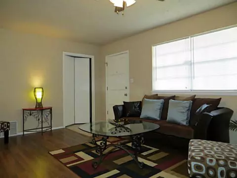902 Bennett, Noble, OK 73068 photo 3
