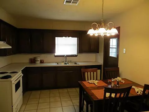 902 Bennett, Noble, OK 73068 photo 5