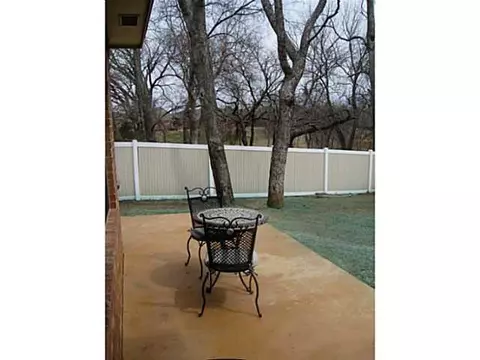 4208 Mackenzie Dr, Moore, OK 73160 photo 17