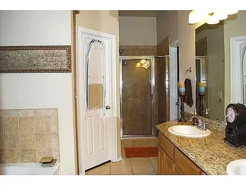 4208 Mackenzie Dr, Moore, OK 73160 photo 9