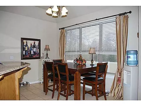 4208 Mackenzie Dr, Moore, OK 73160 photo 4