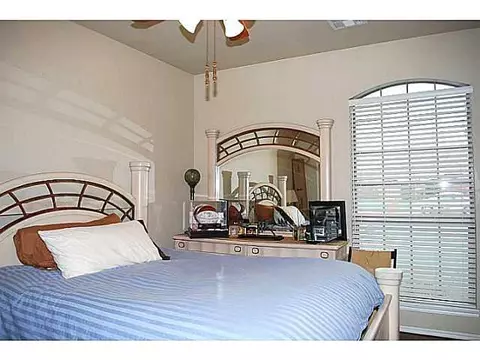 4208 Mackenzie Dr, Moore, OK 73160 photo 12