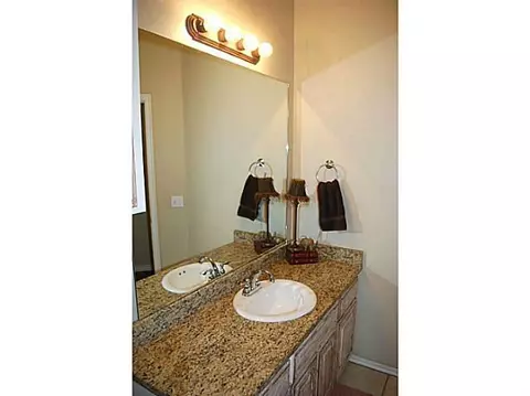 4208 Mackenzie Dr, Moore, OK 73160 photo 14