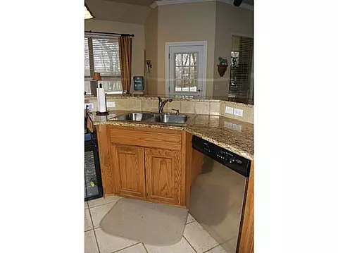 4208 Mackenzie Dr, Moore, OK 73160 photo 7