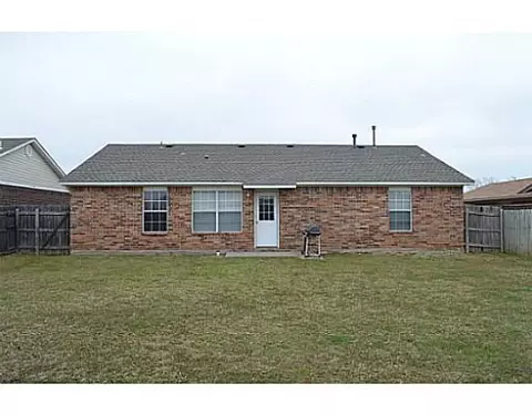 836 Camelot, Moore, OK 73160 photo 13