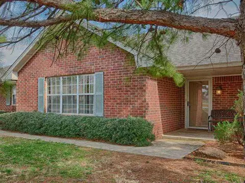 5200 Leonard Dr, Tuttle, OK 73089 photo 2