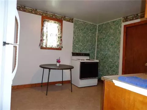 913 E Walnut St, Shawnee, OK 74801 photo 5