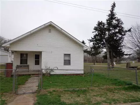 913 E Walnut St, Shawnee, OK 74801 photo 10