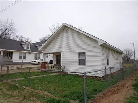 913 E Walnut St, Shawnee, OK 74801 photo 1