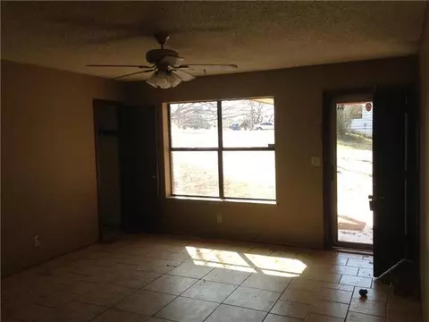 420 E 8th St, Chandler, OK 74834 photo 5