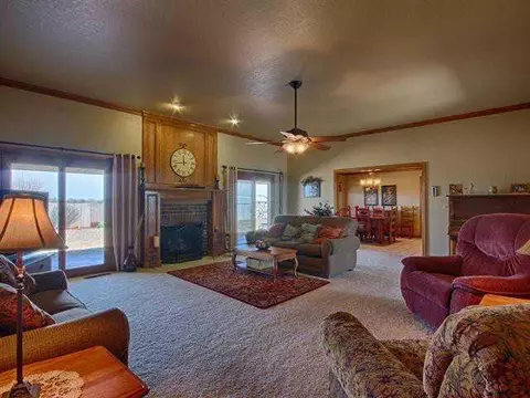 1517 E Tyler Dr, Tuttle, OK 73089 photo 4