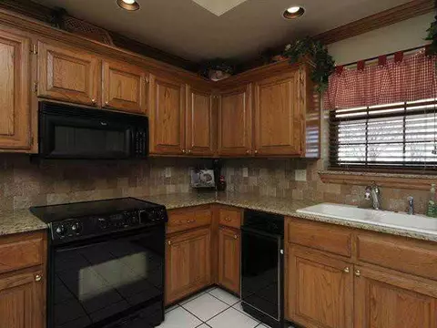 1517 E Tyler Dr, Tuttle, OK 73089 photo 7