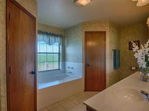 1517 E Tyler Dr, Tuttle, OK 73089 photo 13