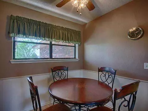 406 Red Rock Rd, Tuttle, OK 73089 photo 5