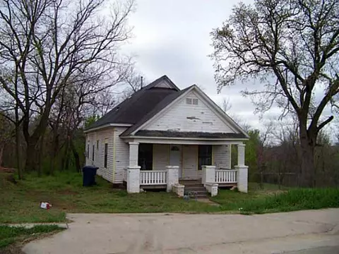 403 E 9th St, Chandler, OK 74834 photo 1