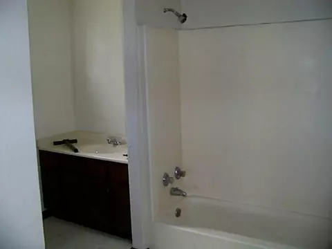 403 E 9th St, Chandler, OK 74834 photo 8