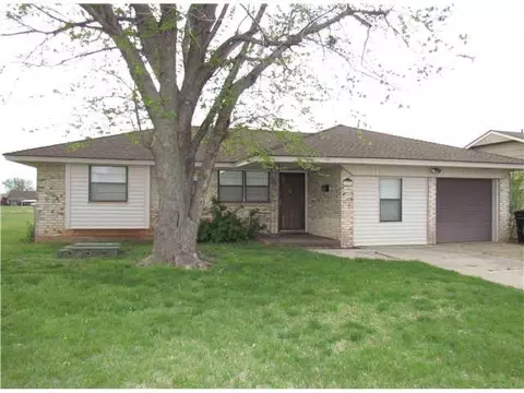 1003 Craig Dr, Moore, OK 73160 photo 1