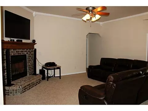 1104 Bryan Dr, Moore, OK 73160 photo 4