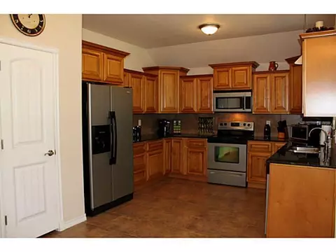 1104 Bryan Dr, Moore, OK 73160 photo 6