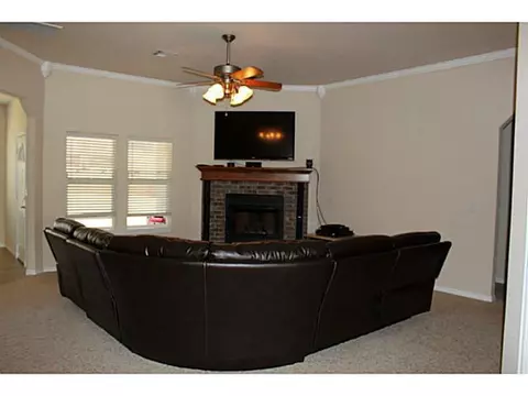 1104 Bryan Dr, Moore, OK 73160 photo 3
