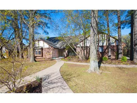 1809 Eagle Dr, Edmond, OK 73034 photo 1