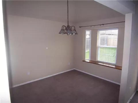 4116 Queens Dr, Moore, OK 73160 photo 3