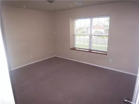 4116 Queens Dr, Moore, OK 73160 photo 9