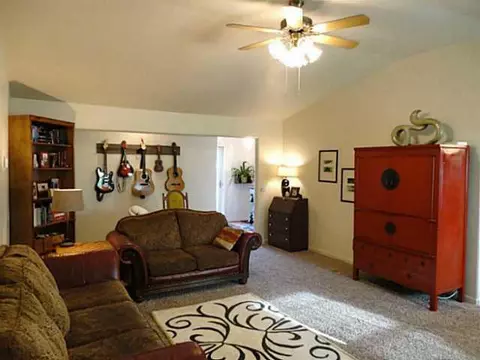 825 Wilkinson Ct, Moore, OK 73160 photo 5