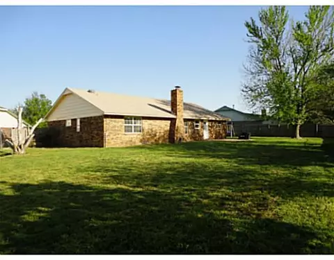 825 Wilkinson Ct, Moore, OK 73160 photo 20
