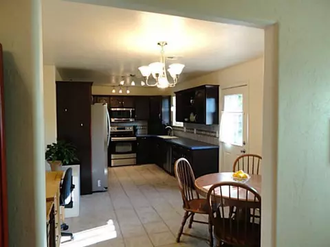 825 Wilkinson Ct, Moore, OK 73160 photo 6