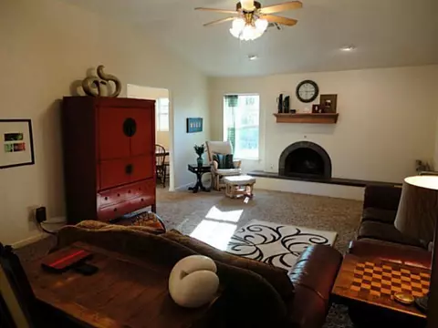 825 Wilkinson Ct, Moore, OK 73160 photo 3