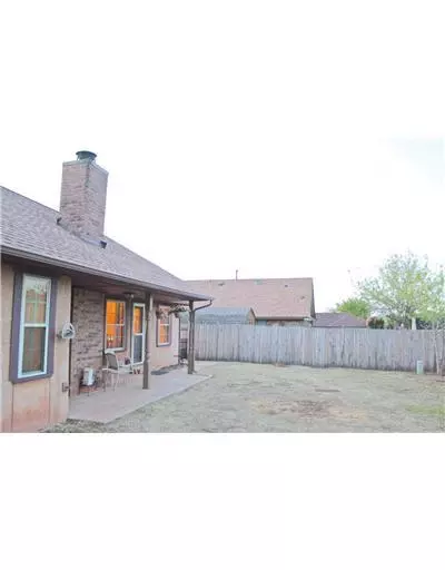 Undisclosed, Moore, OK 73160 photo 12