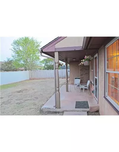 Undisclosed, Moore, OK 73160 photo 11